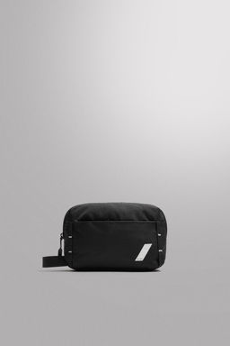 SPORTS TOILETRY BAG