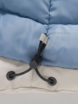 Парка зимняя подростковая для девочки с капюшоном и мехом бежевого цвета 9534B