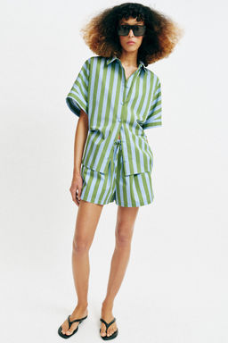 SHORTS RAYAS / Verde / Azul