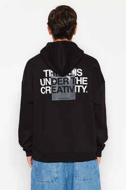 TRENDYOL MAN Siyah %100 Pamuk Oversize/Genis Kesim Kapusonlu Uzun Kol S?rt Yaz? Bask?l? Sweatshirt TMNAW24SW00220 - Trendyolmilla фото 5