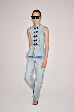 CHALECO DENIM ALAMARES ZW COLLECTION / Azul claro