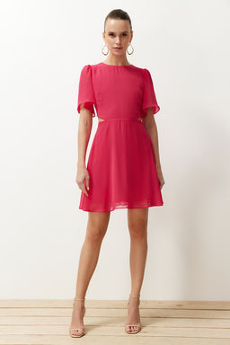 Siyah Etegi Belden Ac?lan Cut Out/Pencere Detayl? Mini Dokuma Elbise TWOSS24EL00696 - Trendyolmilla фото 11