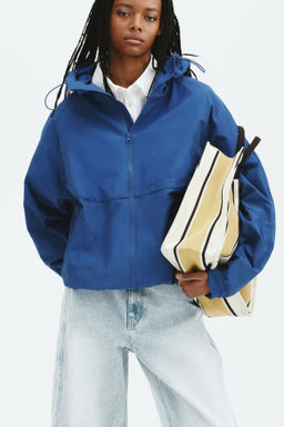 Chaqueta cortavientos con capucha - H&m фото 7