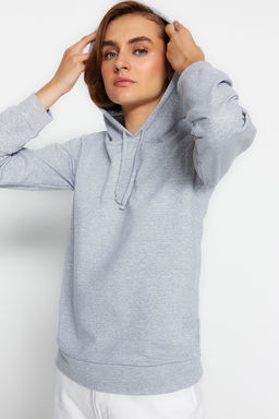 Gri Basic Kapusonlu Ince Orme Sweatshirt TWOAW20SW0059 - Trendyolmilla фото 3