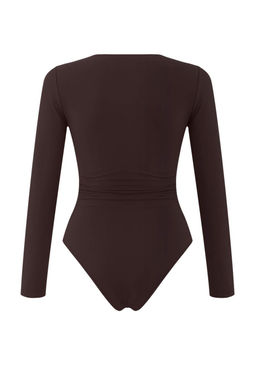 Kahverengi Aksesuar Detayl? V Yaka Vucuda Oturan Esnek Orme Alttan C?tc?tl? Body TWOAW26BD00002