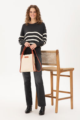 Женская кремовая сумочка Неожиданная скидка в корзине