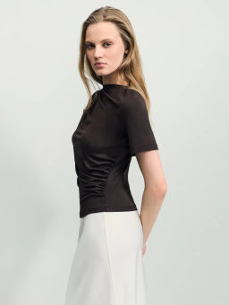 Приталенная футболка из модала / Zarina  фото 4