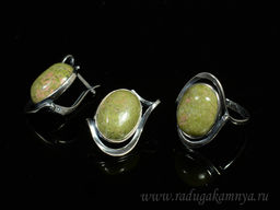 Кольцо Серьги с унакитом размер 19