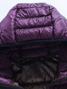 Куртка женская удлинённая стёганая с капюшоном и графеновой подкладкой темно-фиолетового цвета 9628_1TF