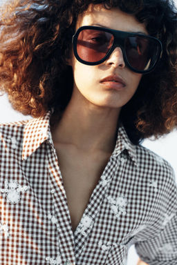 CAMISA CUADROS BORDADOS / Marr?n / Crudo
