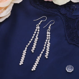 Серьги висячие со стразами Princess дорожка двойная, цвет белый в серебре, 9 см