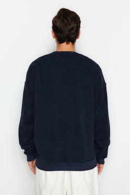 TRENDYOL MAN Lacivert Oversize/Genis Kesim Yumusak Dokulu Kolej Temal? Sweatshirt TMNAW24SW00245 - Trendyolmilla фото 6