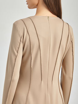 Платье со швами наружу