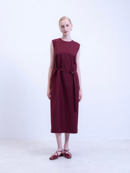 Платье без рукавов в винном оттенке