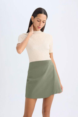 Женская приталенная футболка с короткими рукавами и полуводолазкой приталенного кроя - Defacto фото 3