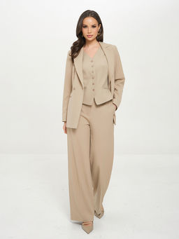 Жакет с фигурным краем борта