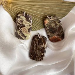 Кулон из Яшмы уральской