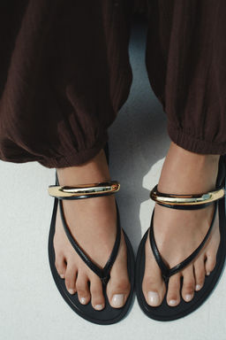 SANDALS WITH METAL APPLIQUE - Zara фото 10