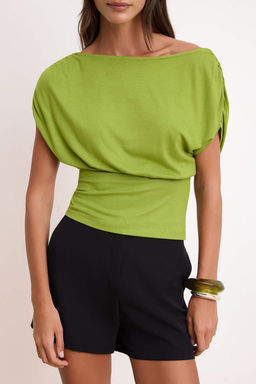 Yesil Fitted/Vucuda Oturan Asimetrik Yaka K?sa Kollu Yumusak Orme Bluz TWOSS26BZ00462