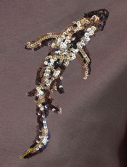 Нарядная футболка с принтом пайетками из премиального хлопка с эластаном - Vilatte фото 3