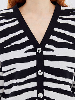 V Yaka Zebra Desenli Kad?n Triko H?rka