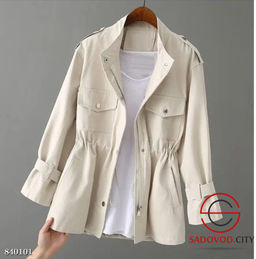 Ветровка женская весенняя