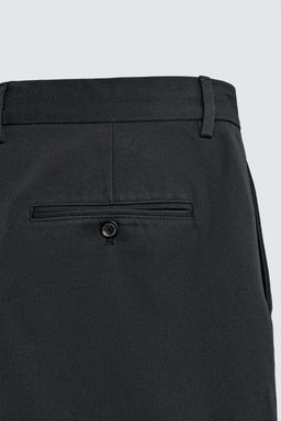 BERMUDA CORTA PLIEGUES AARON LEVINE X ZARA / Negro