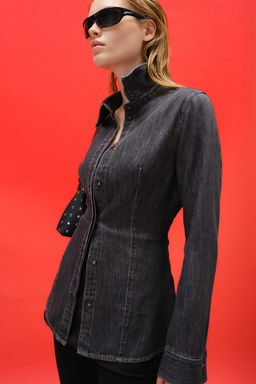 Camisa denim entallada