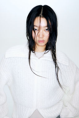 Cardigan con cuello y cremallera