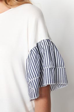 Beyaz Poplin Detayl? Relaxed/Genis Rahat Kesim Bisiklet Yaka Orme Bluz TWOSS23BZ00065