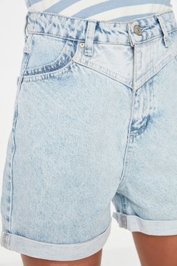 TRENDYOLMILLA Mavi Yuksek Bel Denim Sort TWOSS21SR0435