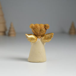 Сувенир полистоун "Ангелочек в бежевой сорочке с сердечком" 4,8х2,8х6,5 см