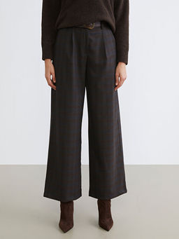 Standart Fit Ekose Kad?n Pileli Pantolon