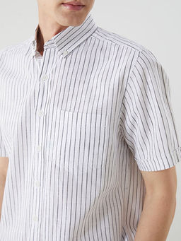 Regular Fit K?sa Kollu ?izgili Keten Kar???ml? Erkek G?mlek