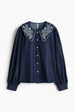 Blusa denim con cuello bordado