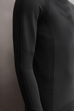CAMISETA PRIMERA CAPA SKI / Negro - Zara фото 5