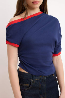 Lacivert Duz Fitted Asimetrik Yaka Dusuk Kol K?sa Crop Pamuk Ribana Orme Bluz TWOSS26BZ00563 - Trendyolmilla фото 3