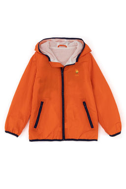 Оранжевое пальто для мальчика