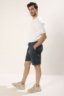 TRENDYOL MAN Antrasit Loose Fit %100 Pamuk Keten Gorunumlu Dokulu Sort & Bermuda TMNSS25SR00007
