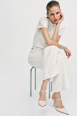 ZAPATO DESTALONADO RELIEVE / Blanco Crudo