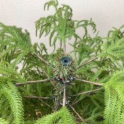 Ёлка 210 см "Хвойные лапки" резина (672 ветки)