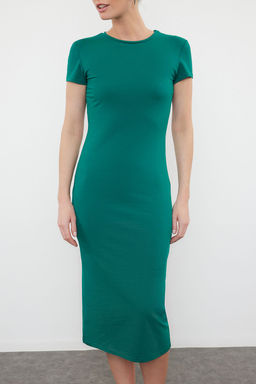 Zumrut Yesili K?sa Kol Fitted/Vucuda Oturan Pamuklu Esnek Midi Orme Elbise TWOSS23EL00313