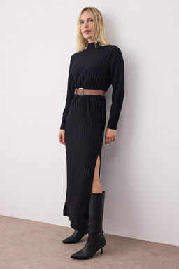 Siyah Duz Midi Y?rtmac Detayl? Kemerli Triko Uzun Elbise TWOAW26EL00098
