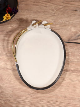 Блюдо сервировочное овальное Белые цветы каллы белое с золотом, нерж. сталь 24х17,5х4 см 1043955 - Simaland фото 2