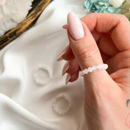 Кольцо на резинке из Лунного камня 18,5р.