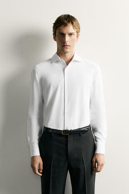 CAMISA REGULAR FIT ESTRUCTURA / Blanco