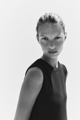 KNIT DRESS WITH BOX PLEATS - Zara фото 4