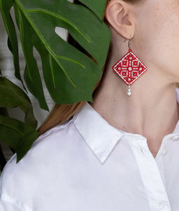 Klart набор для вышивания 10-507 Серьги квадратные. Красный орнамент 4.5 х 4.5 см