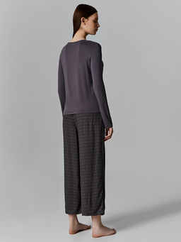 Комплект домашний женский серый: джемпер и бриджи - Mark formelle фото 3