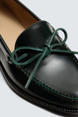 LEATHER BOW LOAFERS